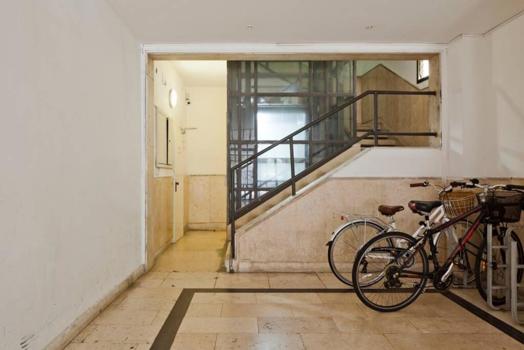 Big Apartment Next To Gordon Beach Plus Free Parking Tel Aviv Eksteriør bilde