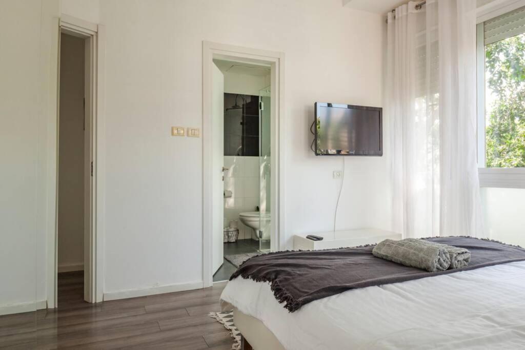 Big Apartment Next To Gordon Beach Plus Free Parking Tel Aviv Eksteriør bilde