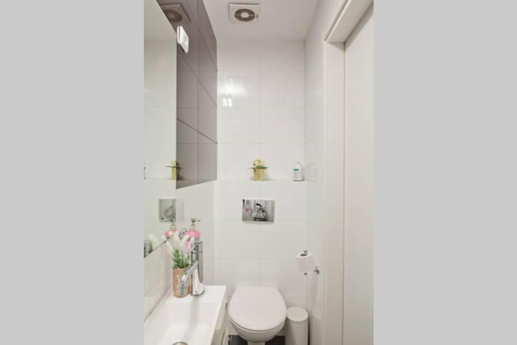 Big Apartment Next To Gordon Beach Plus Free Parking Tel Aviv Eksteriør bilde