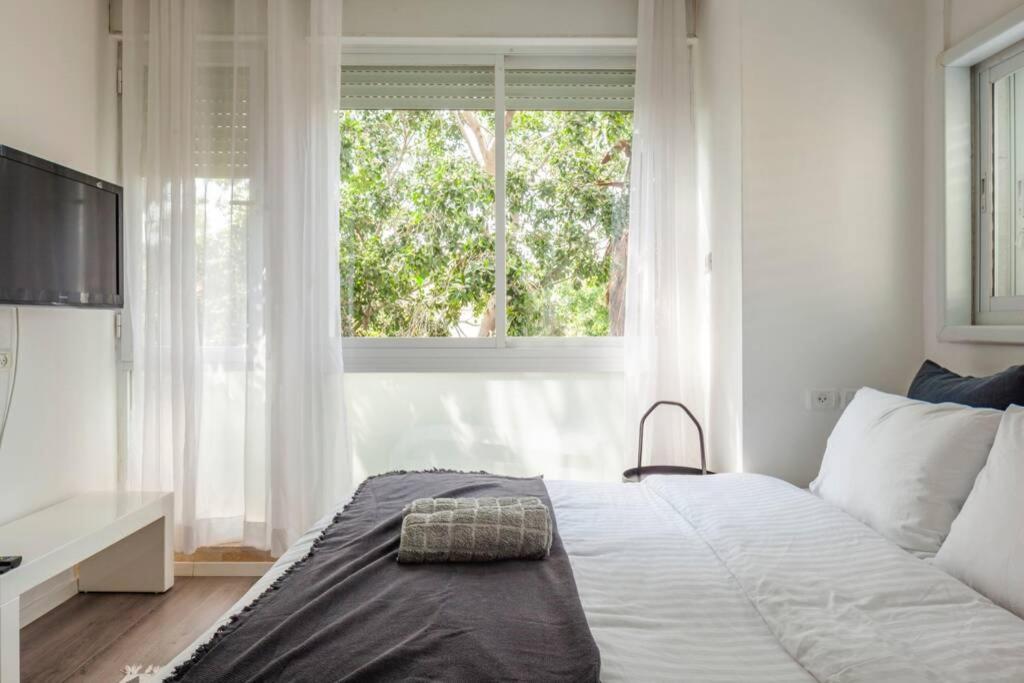 Big Apartment Next To Gordon Beach Plus Free Parking Tel Aviv Eksteriør bilde