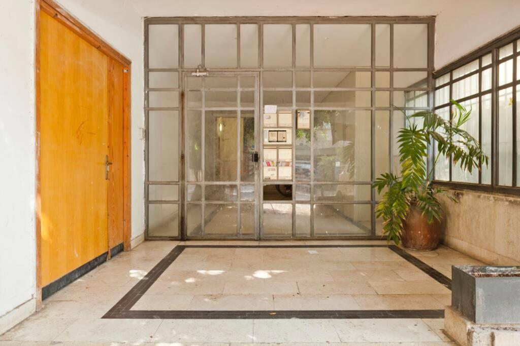Big Apartment Next To Gordon Beach Plus Free Parking Tel Aviv Eksteriør bilde