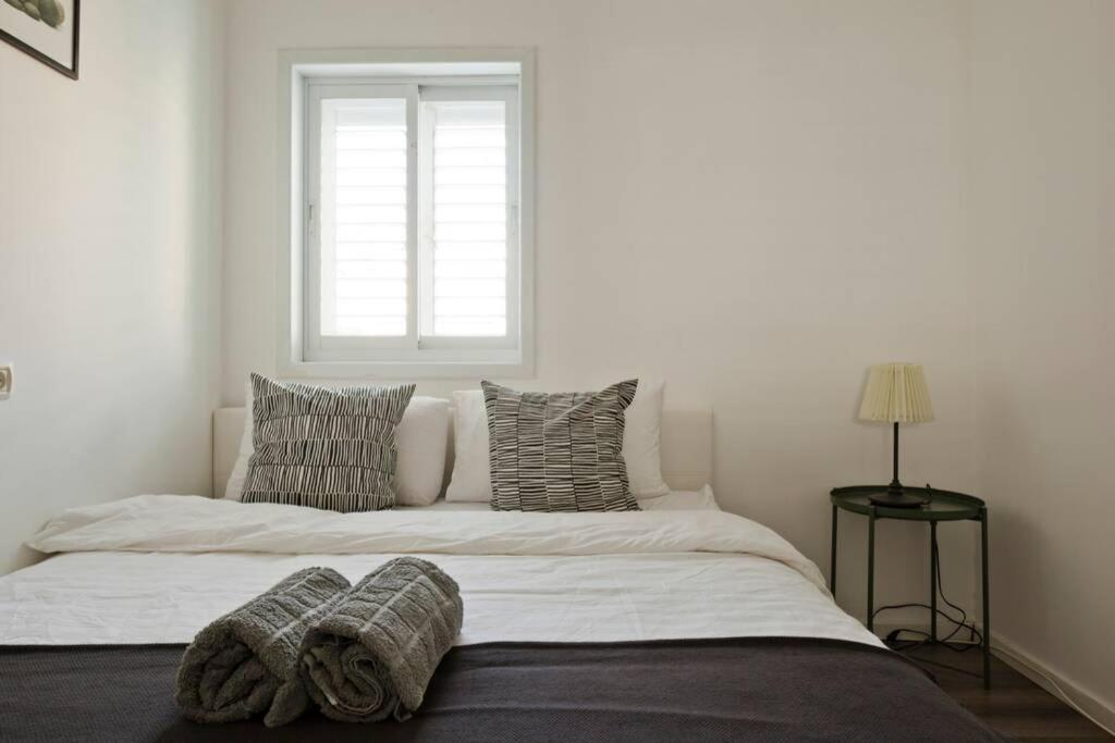 Big Apartment Next To Gordon Beach Plus Free Parking Tel Aviv Eksteriør bilde