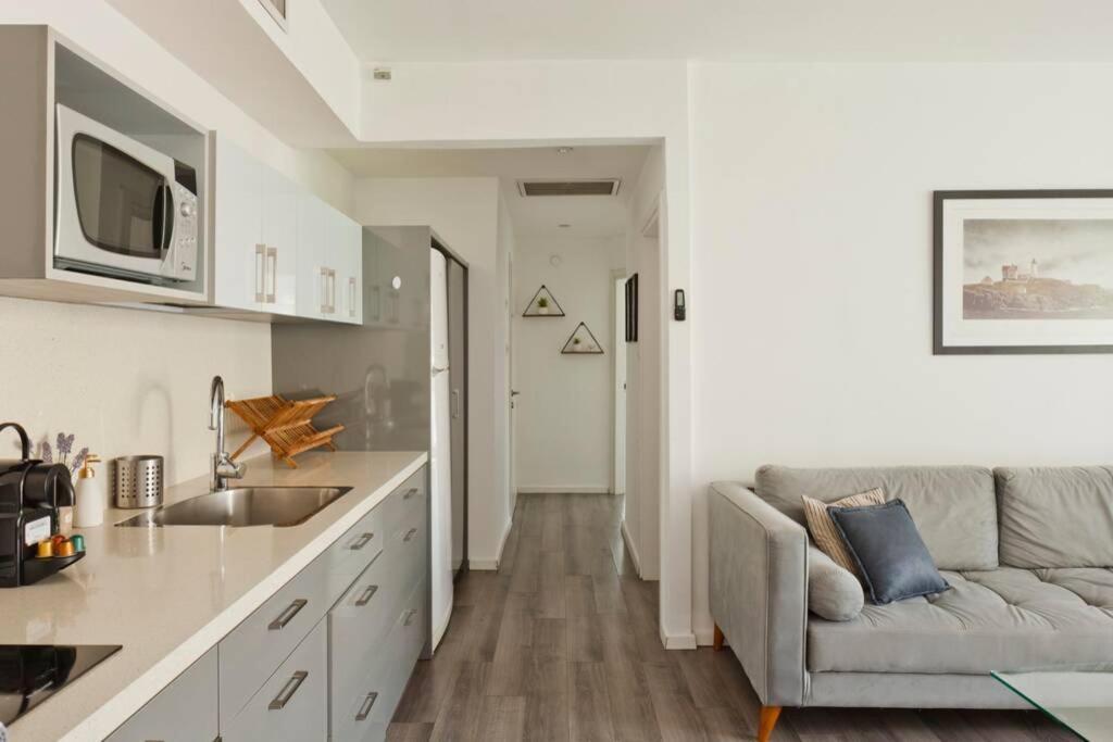 Big Apartment Next To Gordon Beach Plus Free Parking Tel Aviv Eksteriør bilde